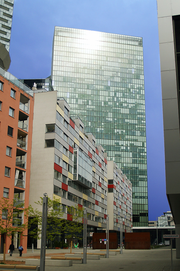 Vienna Twin Towers by Cesar Serrano
