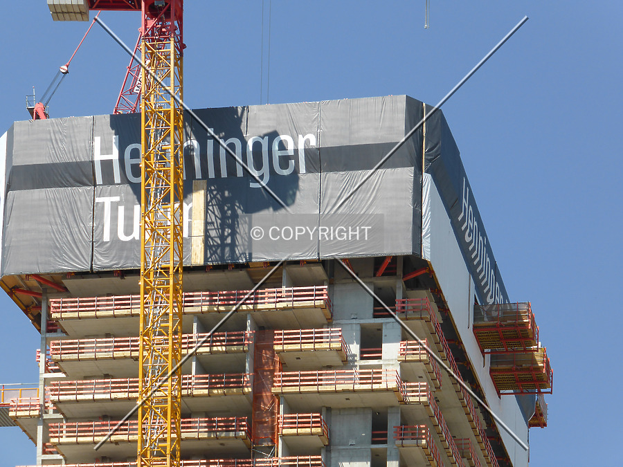 Henninger-Turm by Nephilim