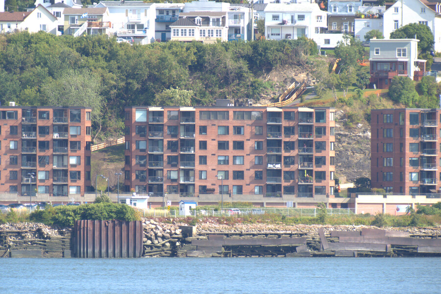 5895 Rue Saint-Laurent