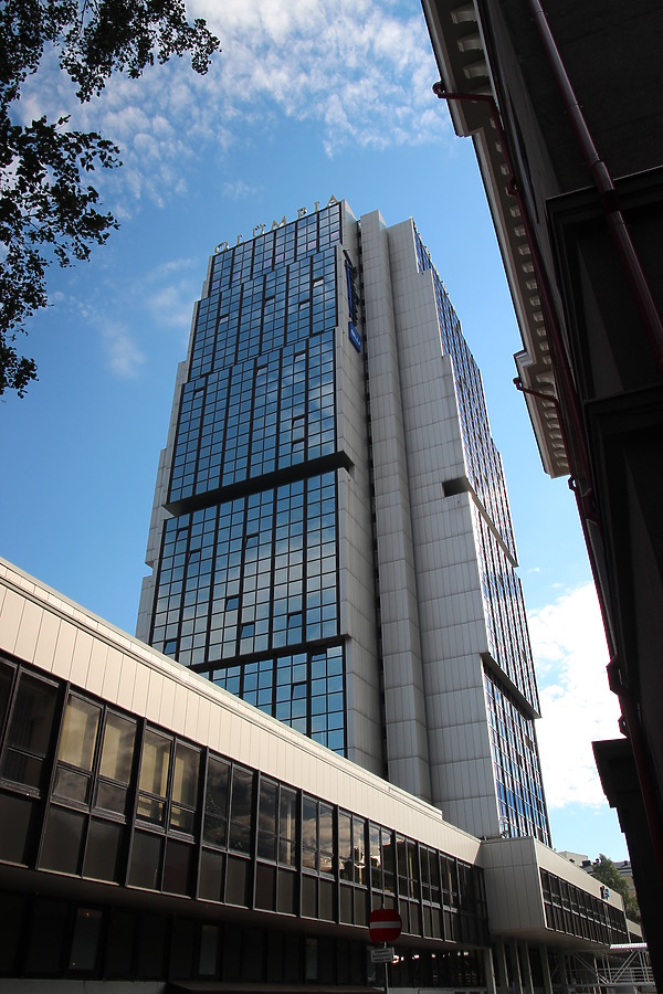 Radisson Blu Hotel Olümpia by Kjetil Balog