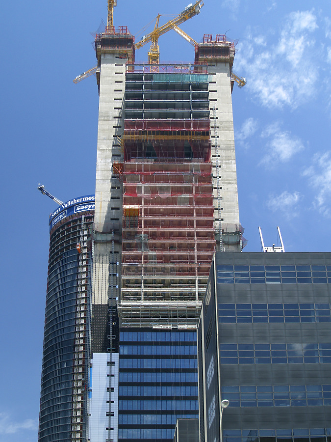 Torre Caja Madrid by Cesar Serrano
