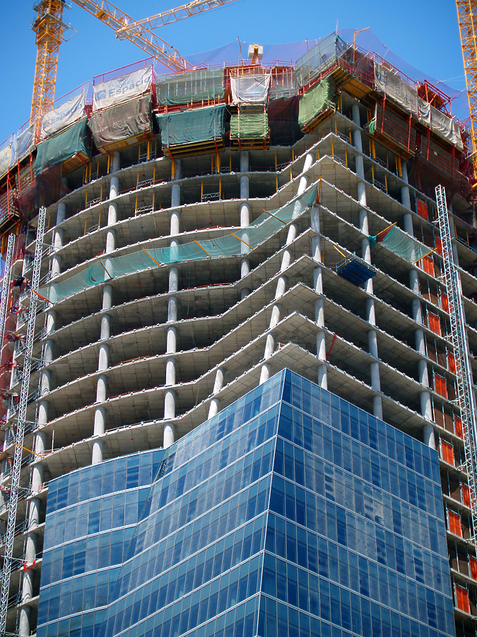 Torre Espacio by Cesar Serrano