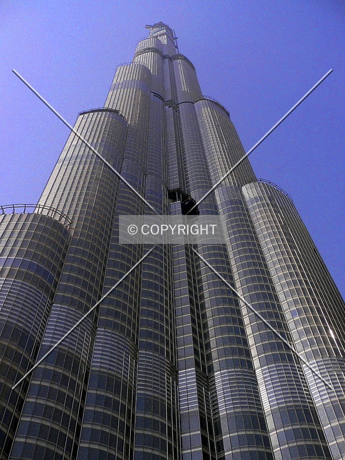 Burj Khalifa by Arvin Daeizadeh