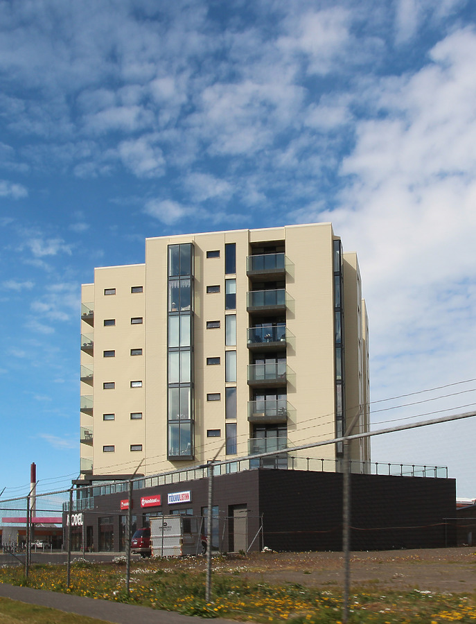 þjóðbraut 1 by Kjetil Balog