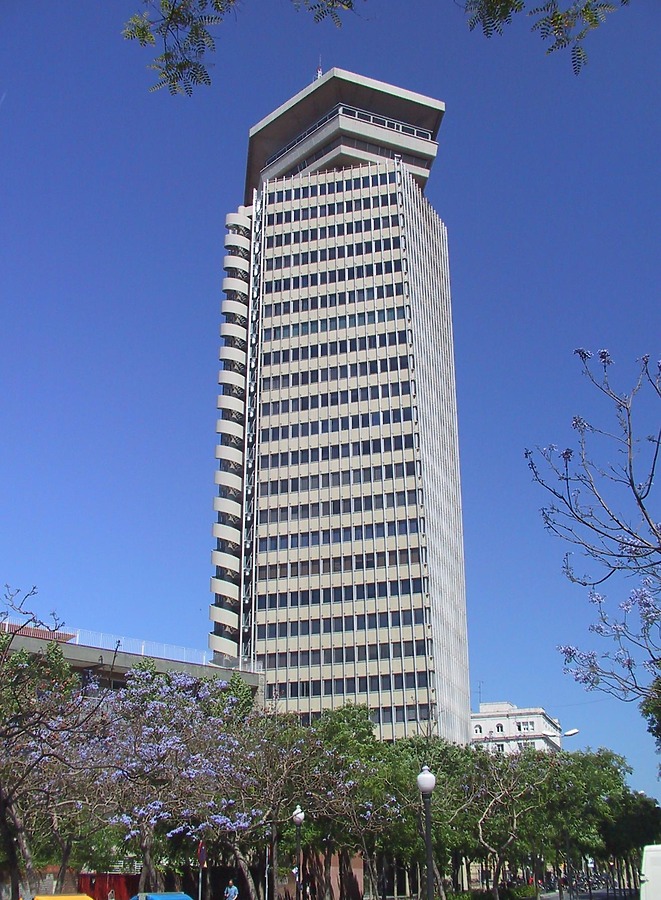 Edificio Colón by John Bek