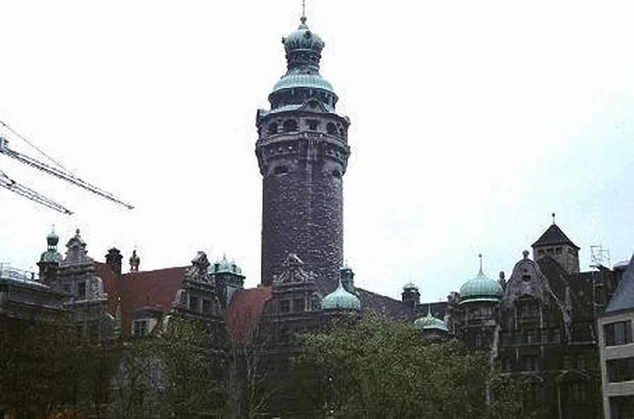 Neues Rathaus by John Cahill