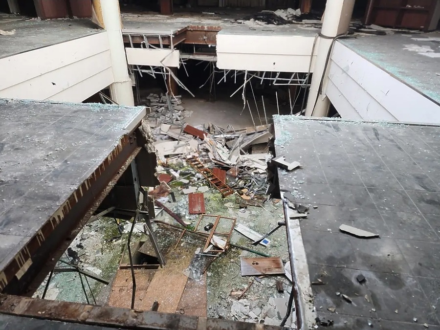 Jamestown Mall by Shiny ATV BIKE