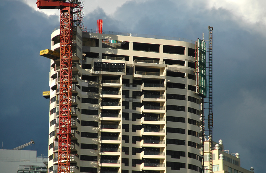 Meriton Tower by John Bek