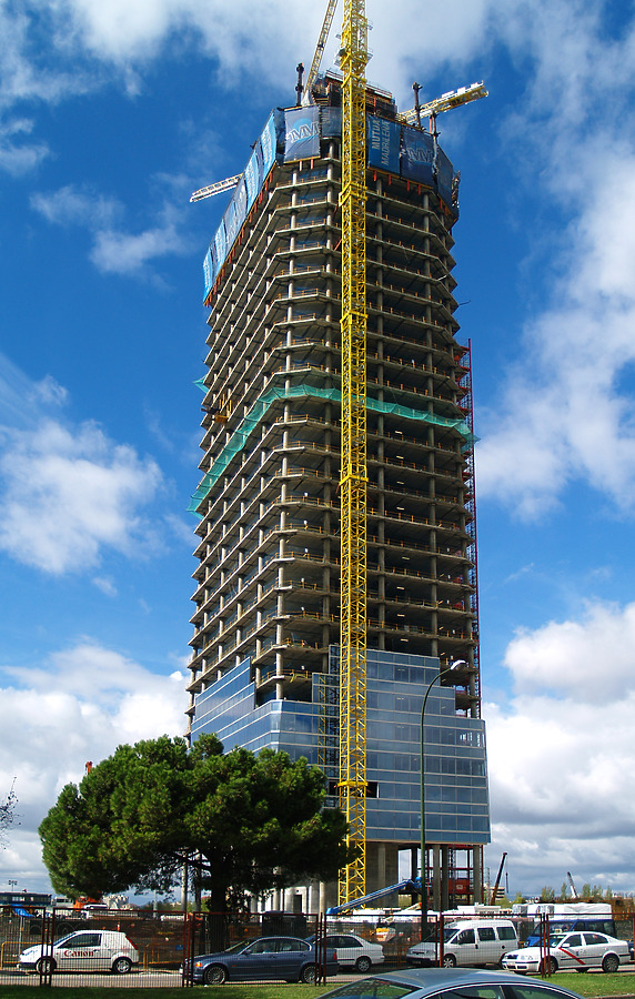Torre de Cristal by Cesar Serrano