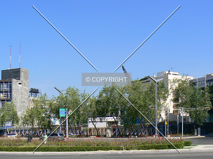 Plaza Residences by Luis Ibáñez