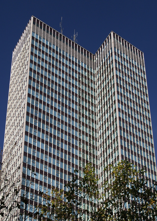 Euston Tower by Cesar Serrano
