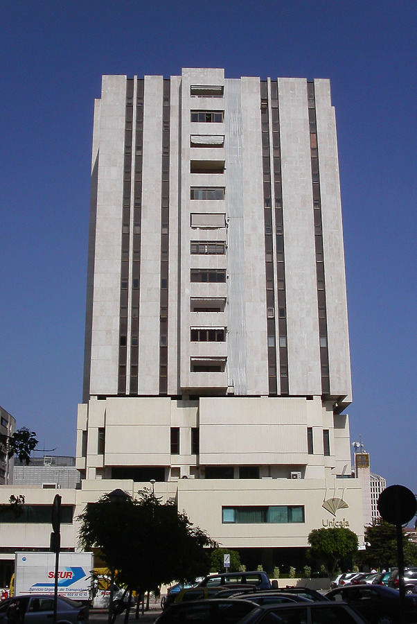 Edificio Unicaja by Cesar Serrano