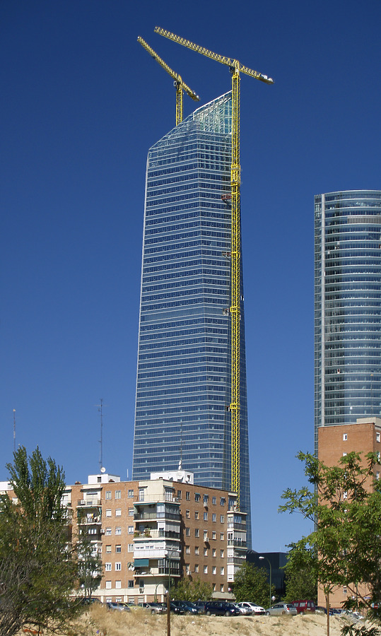Torre de Cristal by Cesar Serrano