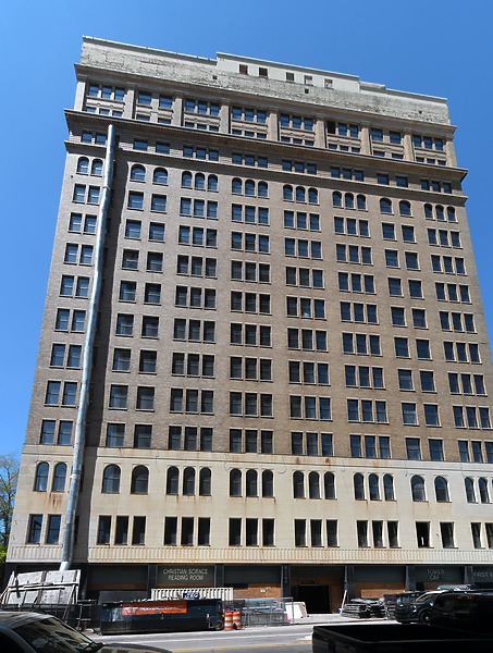 811-008-737