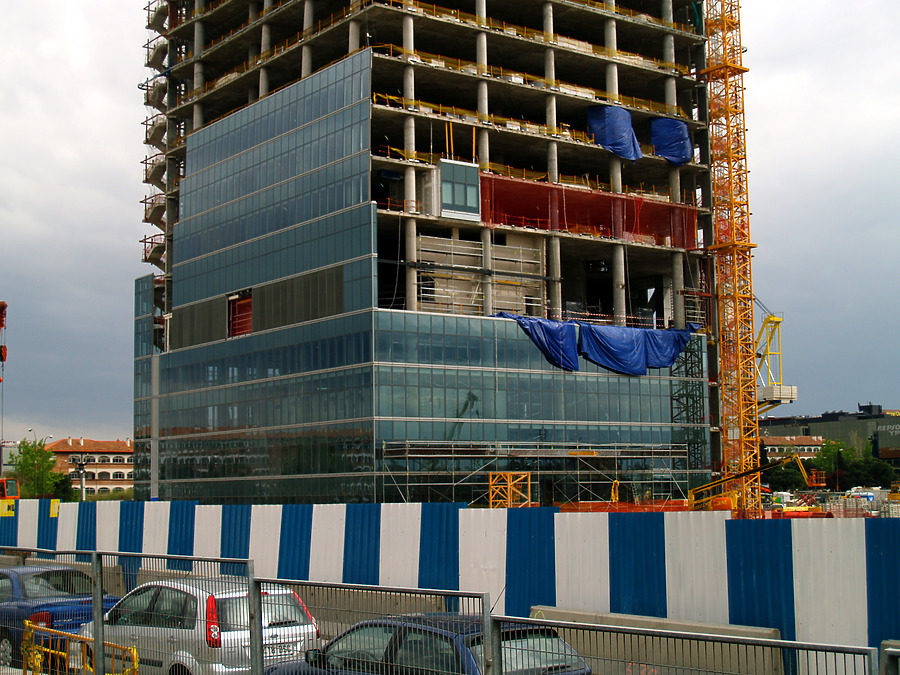 Torre Espacio by Cesar Serrano