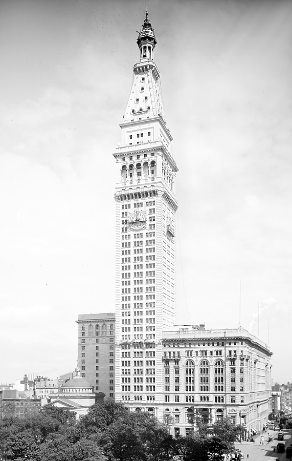 Metropolitan Life Tower by Detroit Publishing Co.