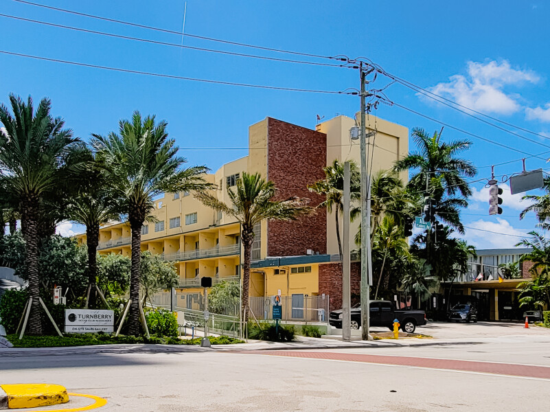 Days Hotel by Wyndham Thunderbird Beach Resort