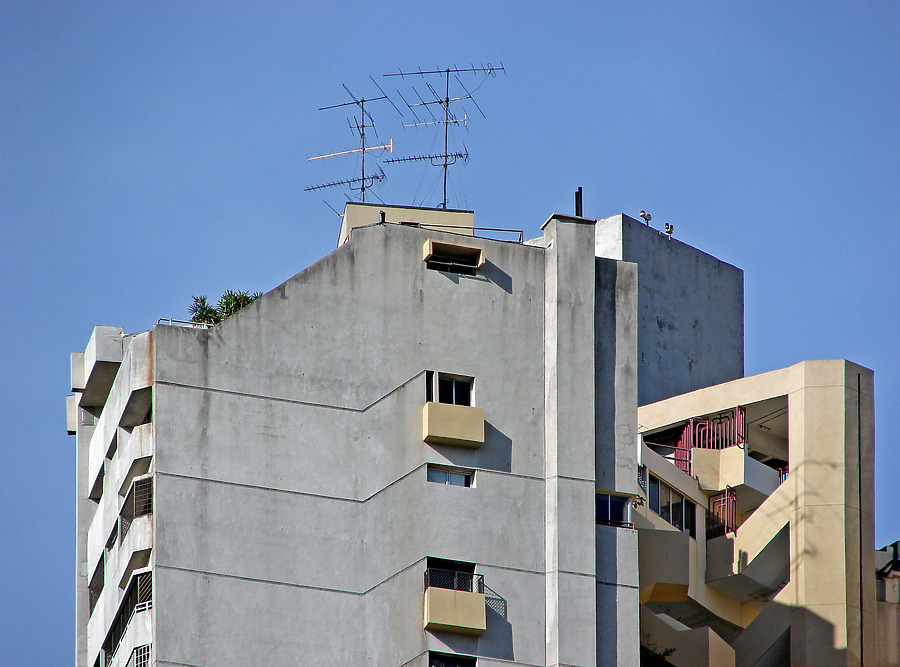 Pearl Bank Apartments by Horst Kiechle