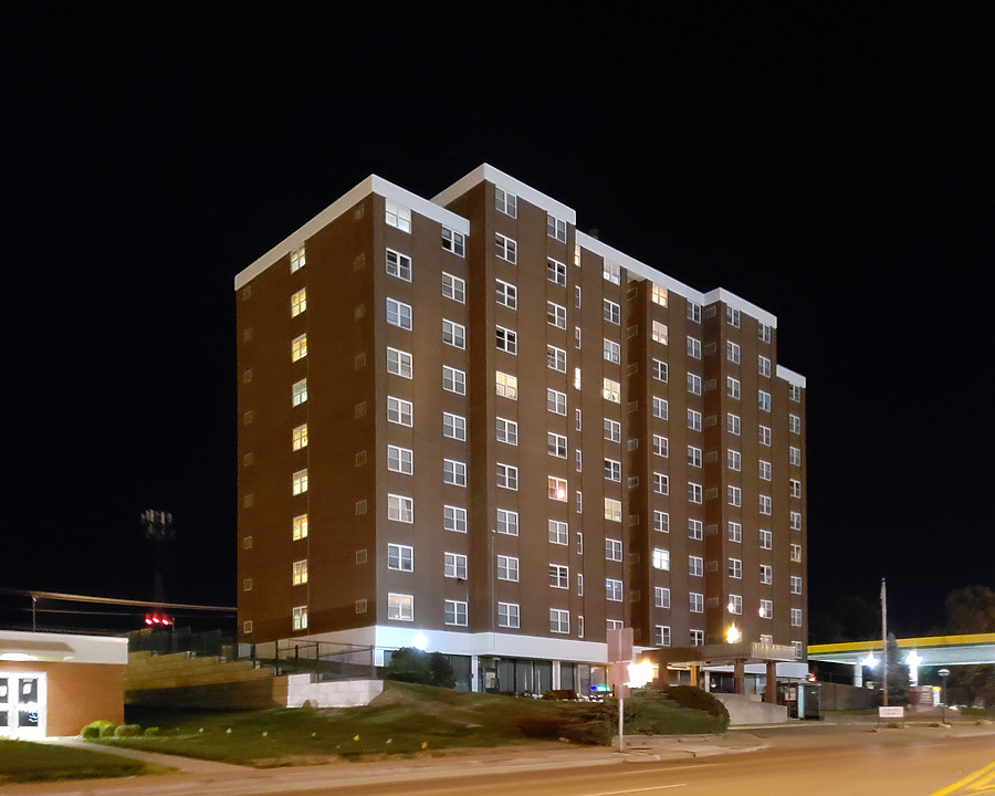 Lampe Hi-Rise Apartments by Ryan Hildebrand