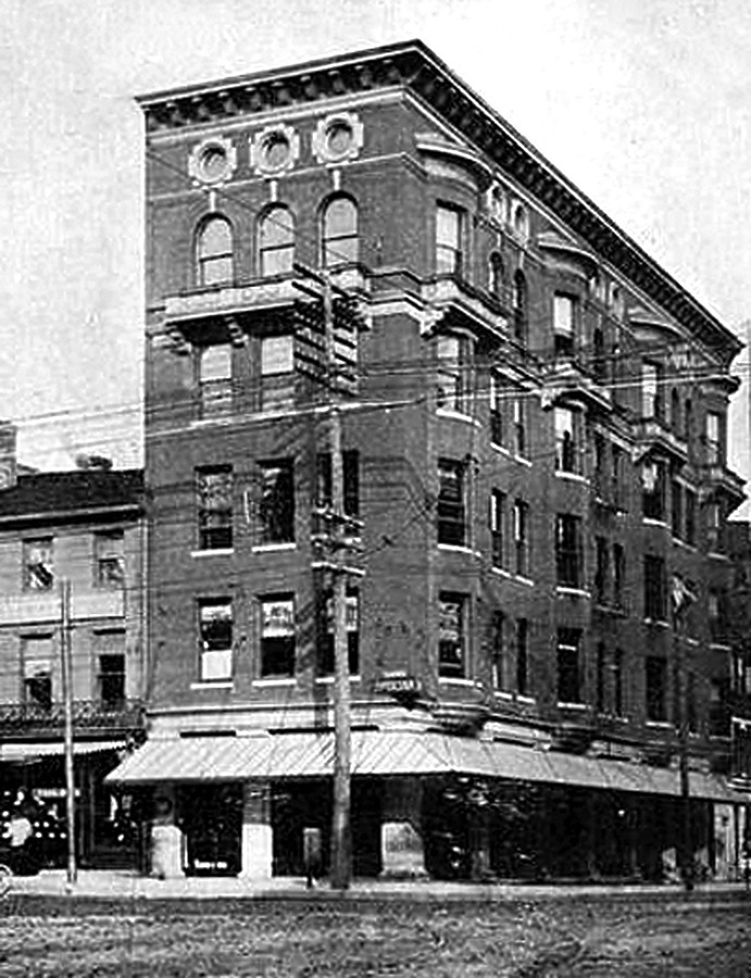 Dodd Building by Court House Pharmacy