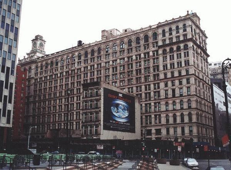 New York Life Insurance Building by Scott Murphy