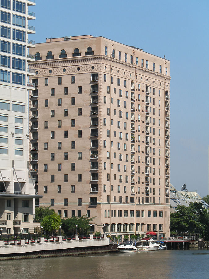 Fulton House Condominiums by Michiel van Dijk