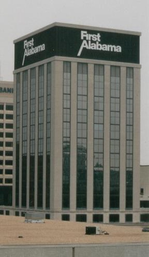 Renasant Bank Building by Rodney Gunn