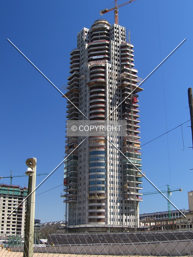 Torre Renoir 1 by Maximiliano Buono