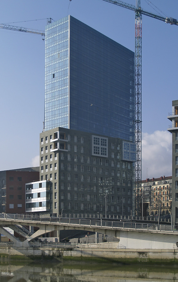 Isozaki Atea II by Cesar Serrano