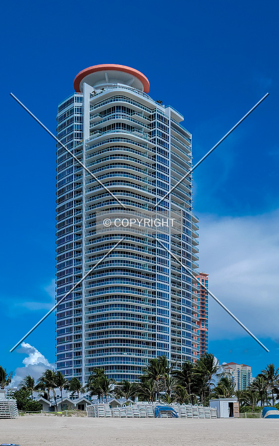 Continuum on South Beach, South Tower by Ryan Hildebrand