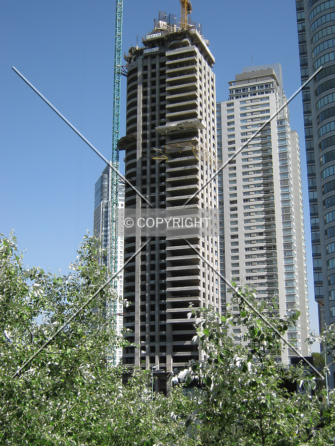 Torre Renoir 2 by Maximiliano Buono