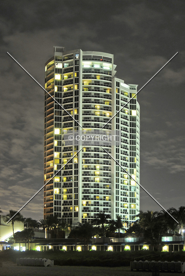 Trump International Sonesta Beach Resort by Jorge Molina