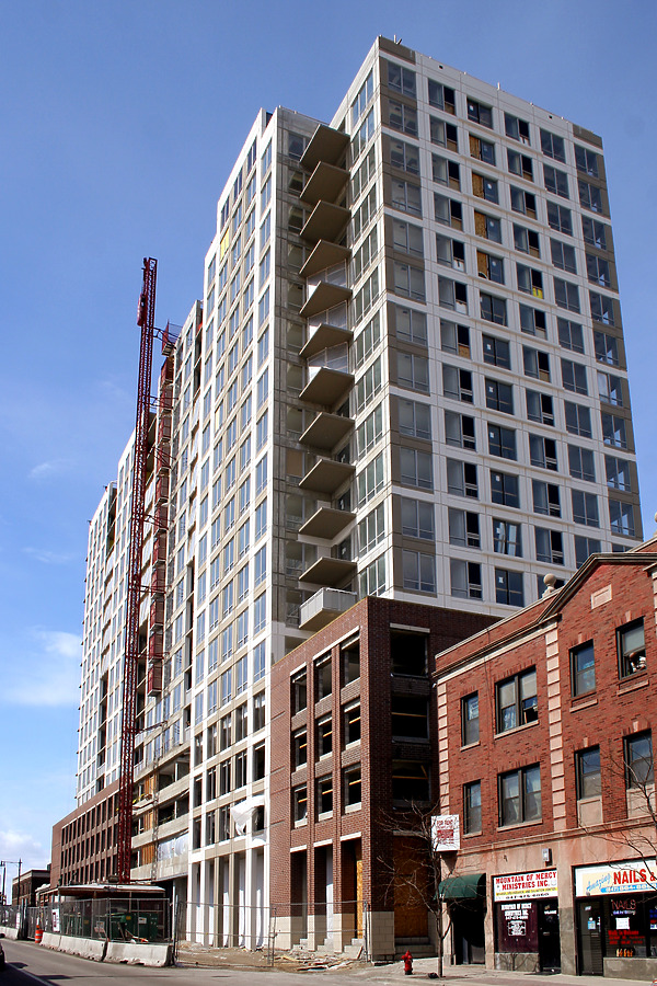 415 Premier Apartments by Daniel Kieckhefer