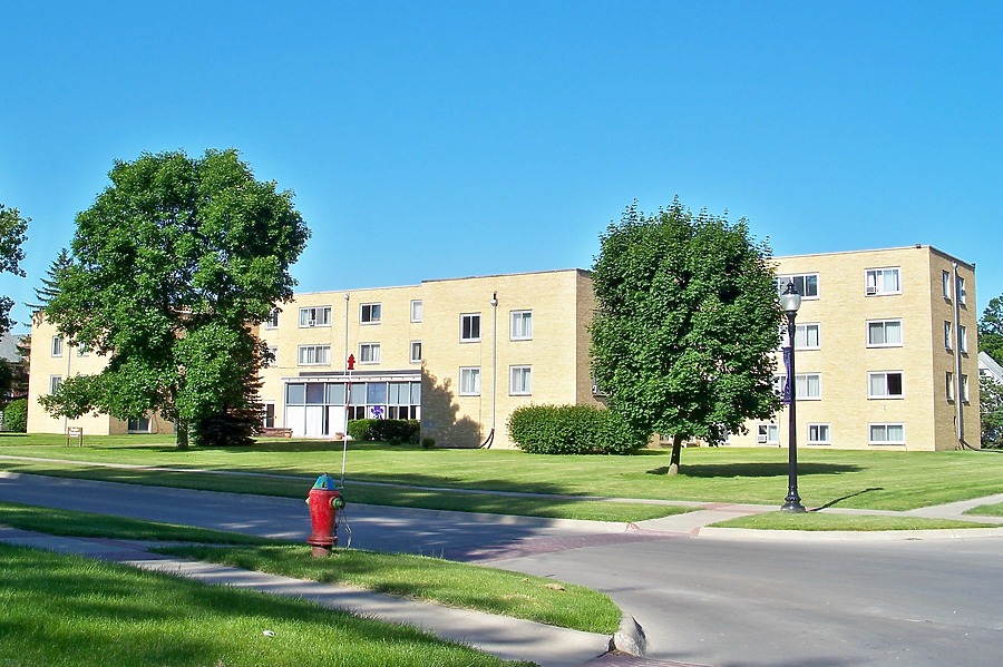 Shaeffer-Treischmann Residence Hall by Ryan Hildebrand