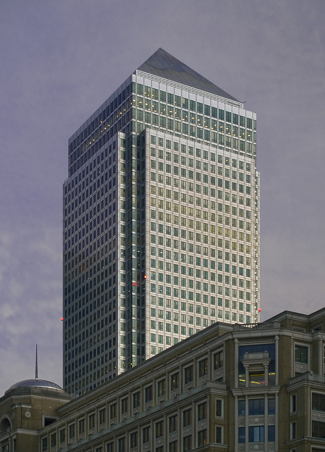 One Canada Square by Cesar Serrano