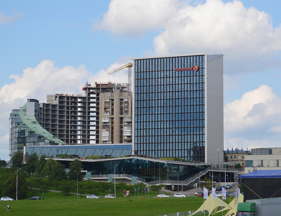 Swedbank Central Office by Huopa