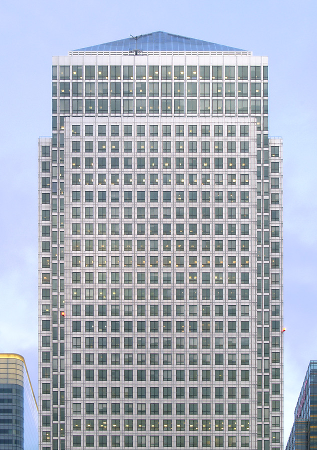 One Canada Square by Cesar Serrano