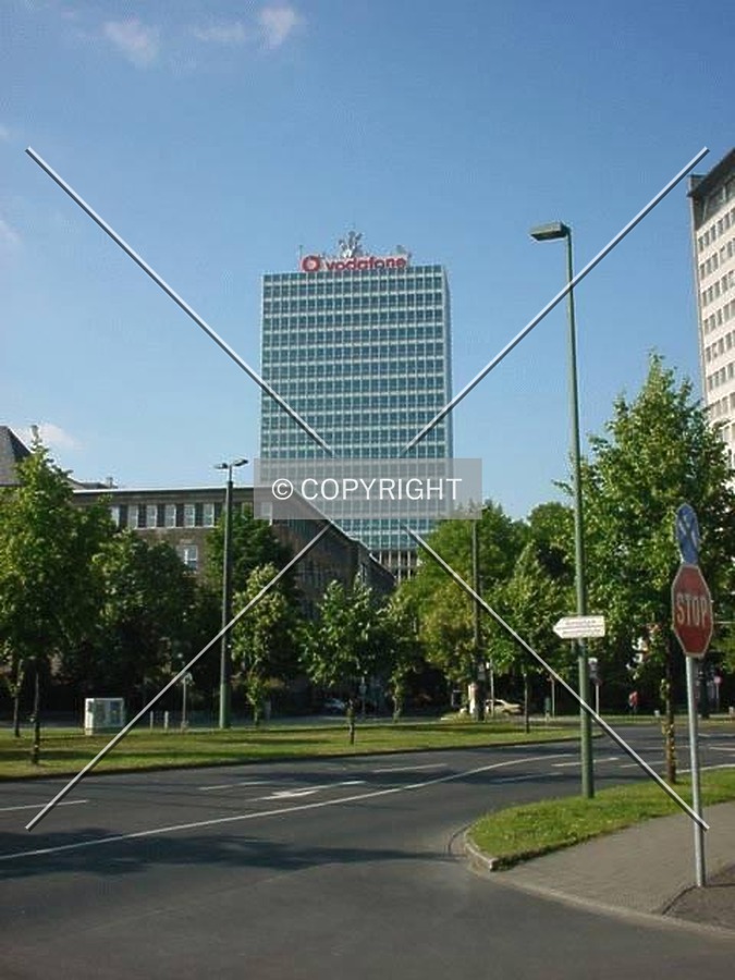 Vodafone-Hochhaus by Nephilim
