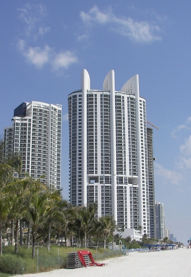 Trump Palace by Rodney Gunn