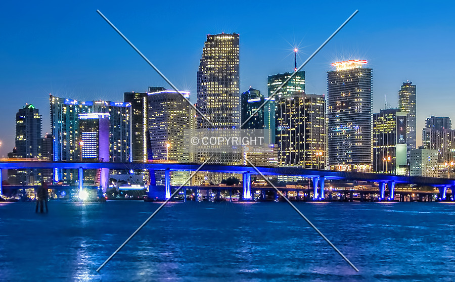 Southeast Financial Center by Jorge Molina