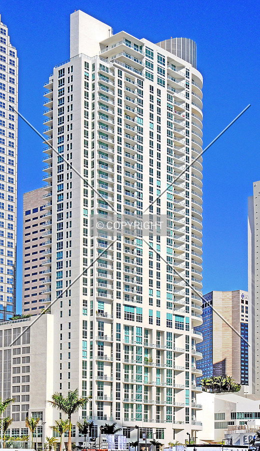 Met 1 by Jorge Molina