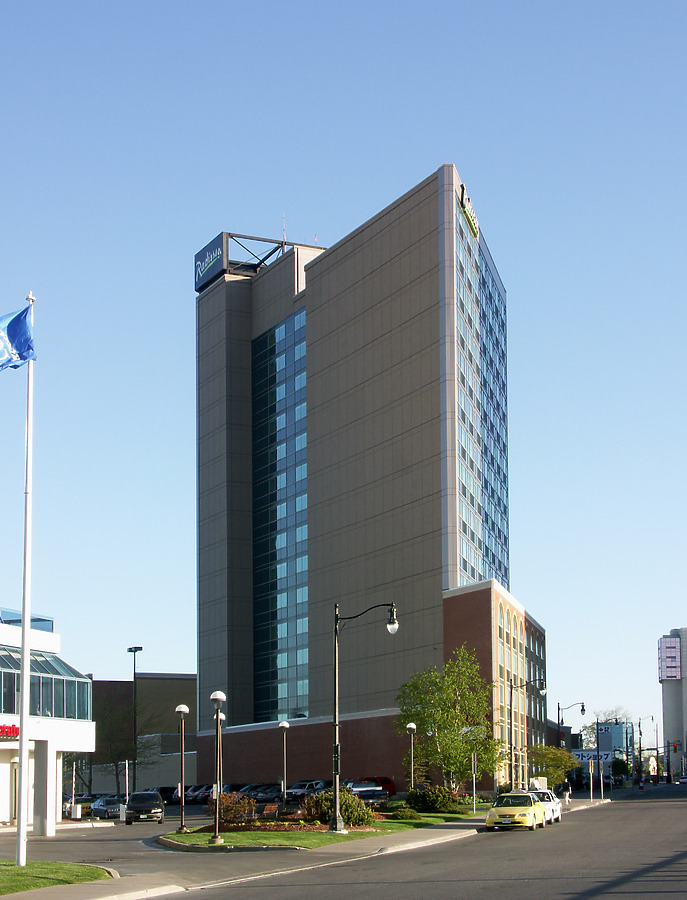 Radisson Hotel and Suites Fallsview by Marshall Gerometta