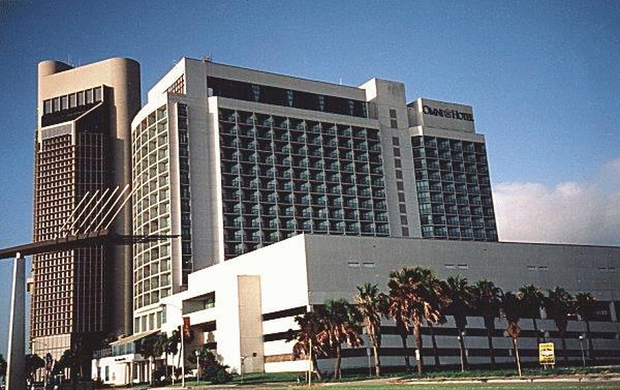 Omni Bayfront Tower by Kevin Lehnhardt
