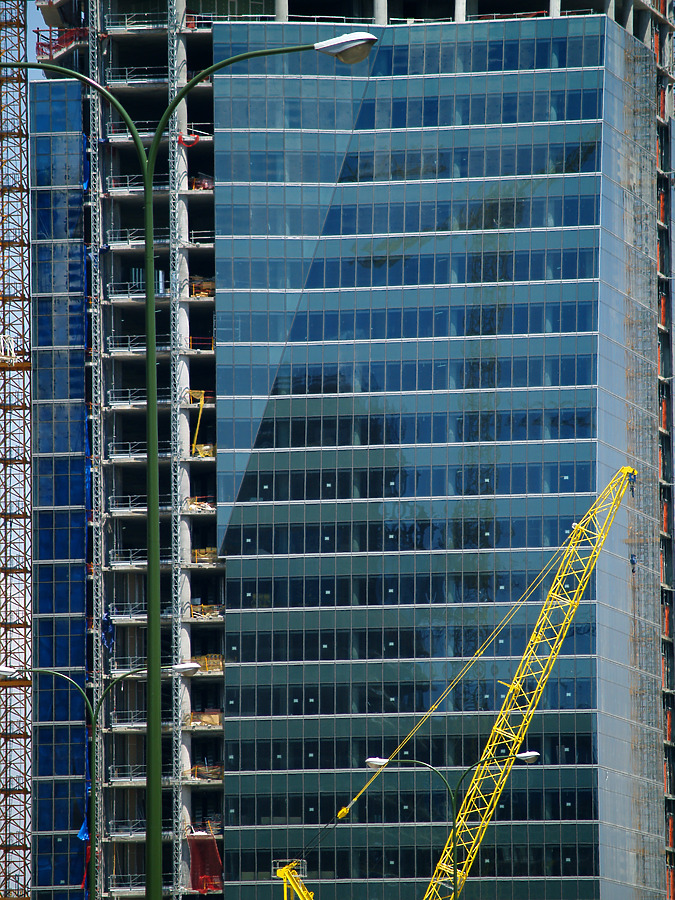 Torre Espacio by Cesar Serrano