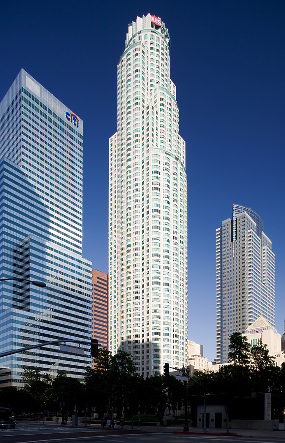 US Bank Tower by Pavel Toczynski