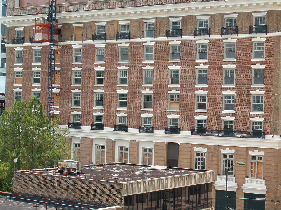 Battle House Hotel by Rodney Gunn
