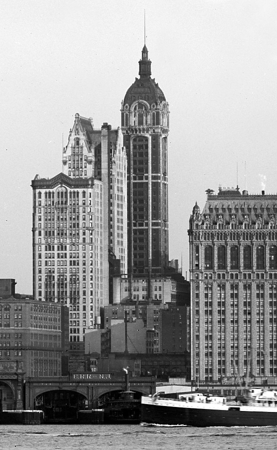 Singer Building by Detroit Publishing Co.