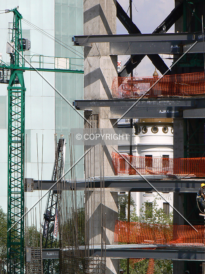 Plaza Residences by Luis Ibáñez