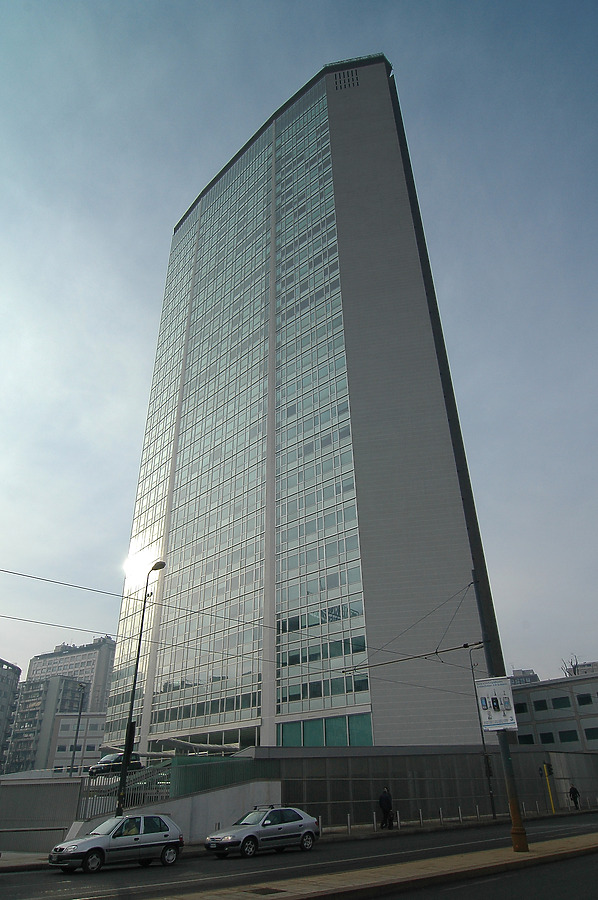Pirelli Building by David Guija