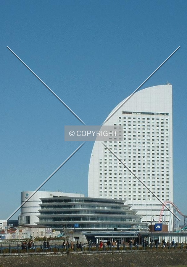 Yokohama Grand InterContinental Hotel by Andrew Stewart
